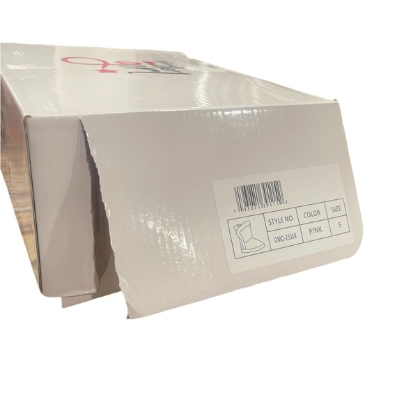 OLIVIA MILLER GIRL Winter Boots Flower Rose Gold
Metallic Butterfly Faux-Fur - Picture 7 of 7